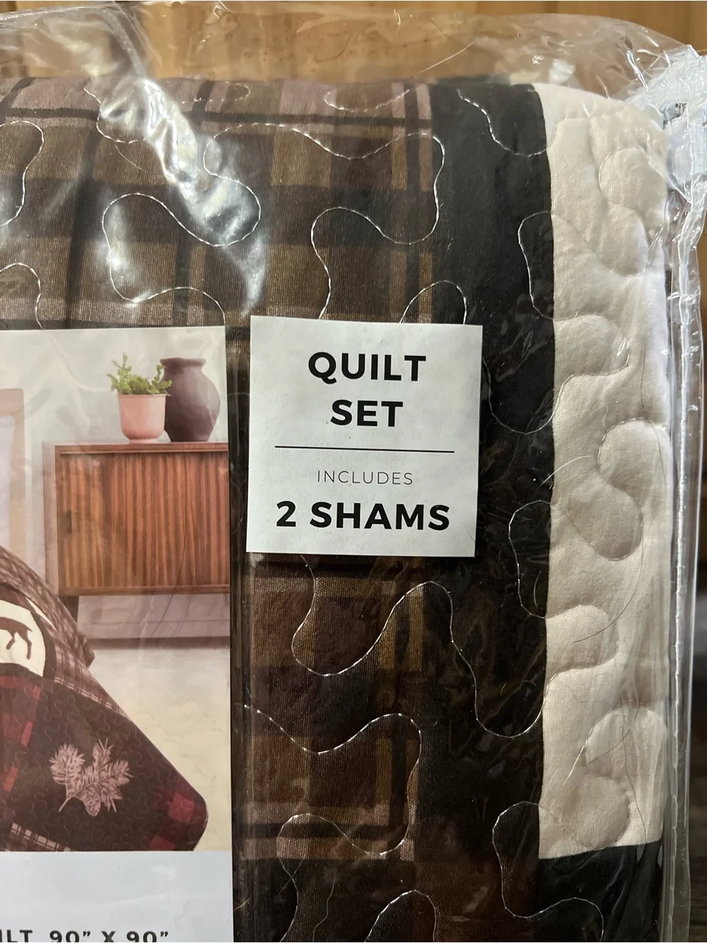 Quilt Set Full/Queen Size in Brown and Red - Includes 2 Shams